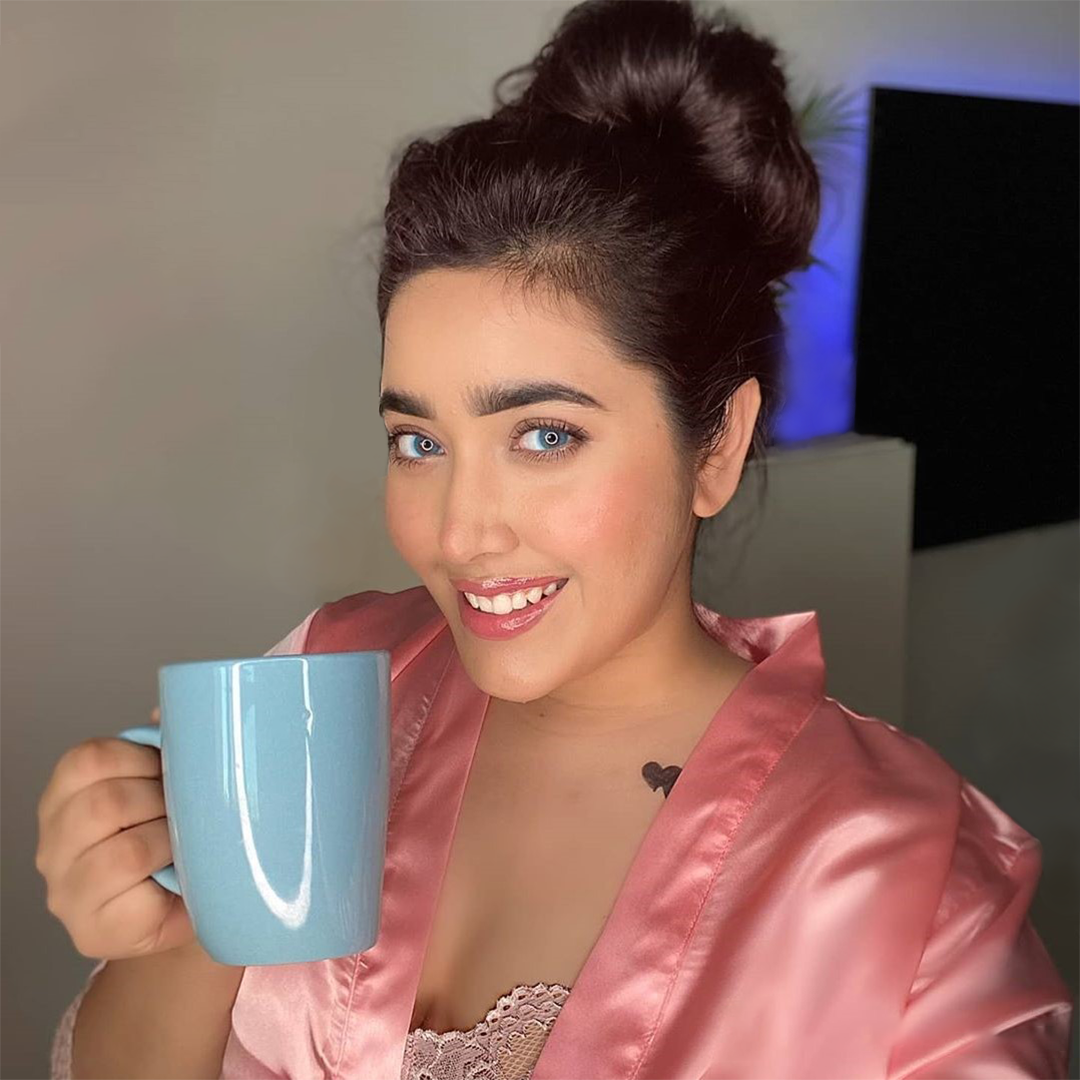 Hidrocor Topaz Blue Coloured Contacts | Yearly