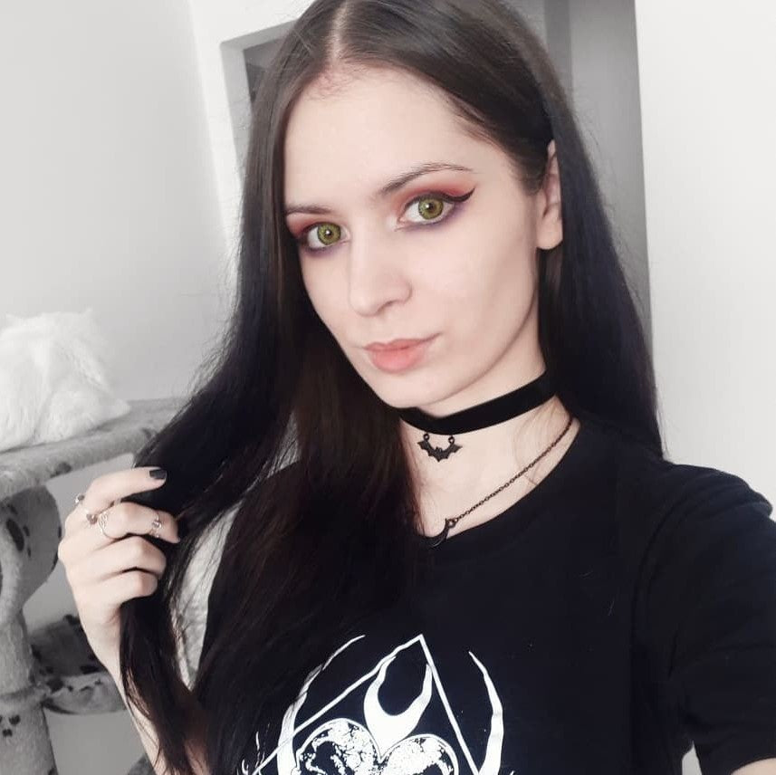 3 Tone Gemstone Green Coloured Contacts | Yearly